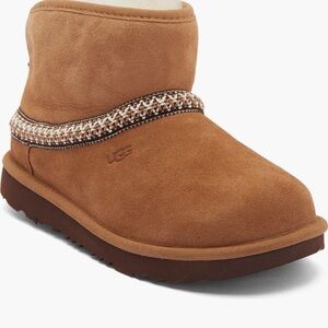 UGG® Kids' Classic Mini Crescent Boot